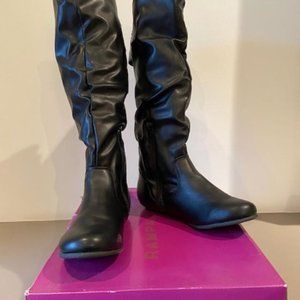 Rampage " Cyrene" Black Smooth  sz 7 1/2 NWB